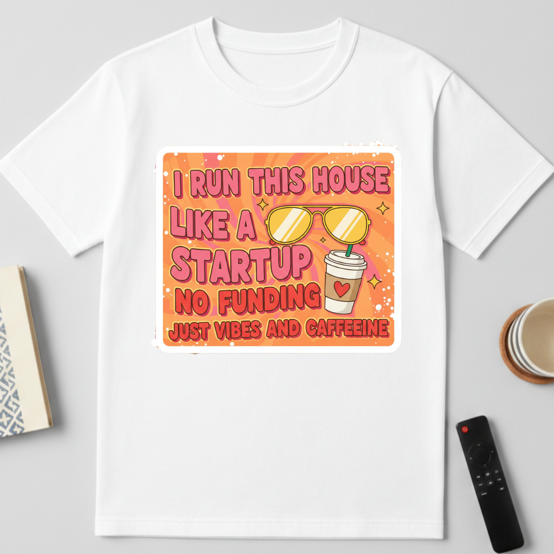 I Run this house - round neck T-Shirt